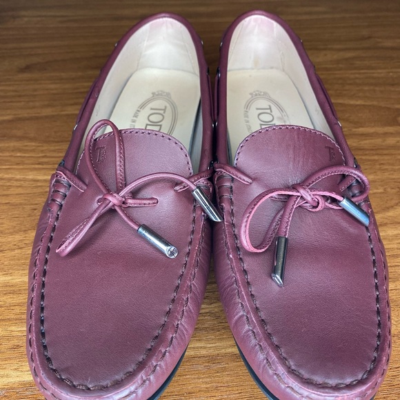 Tod’s Women’s Burgundy Leather Gomma Loafers. Size eu 37/ us 6.5 - Picture 12 of 12